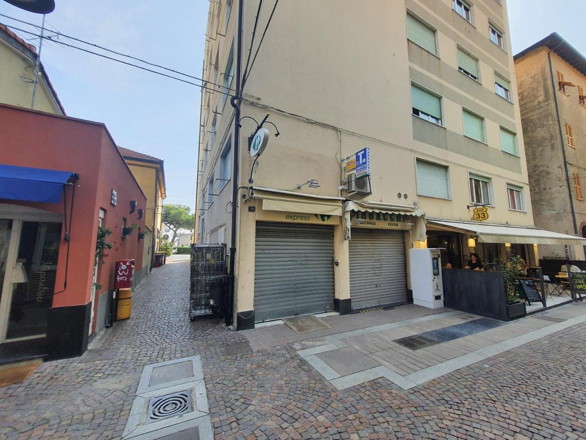 Appartamento In Centro A 30M Dal Mare Spotorno Buitenkant foto